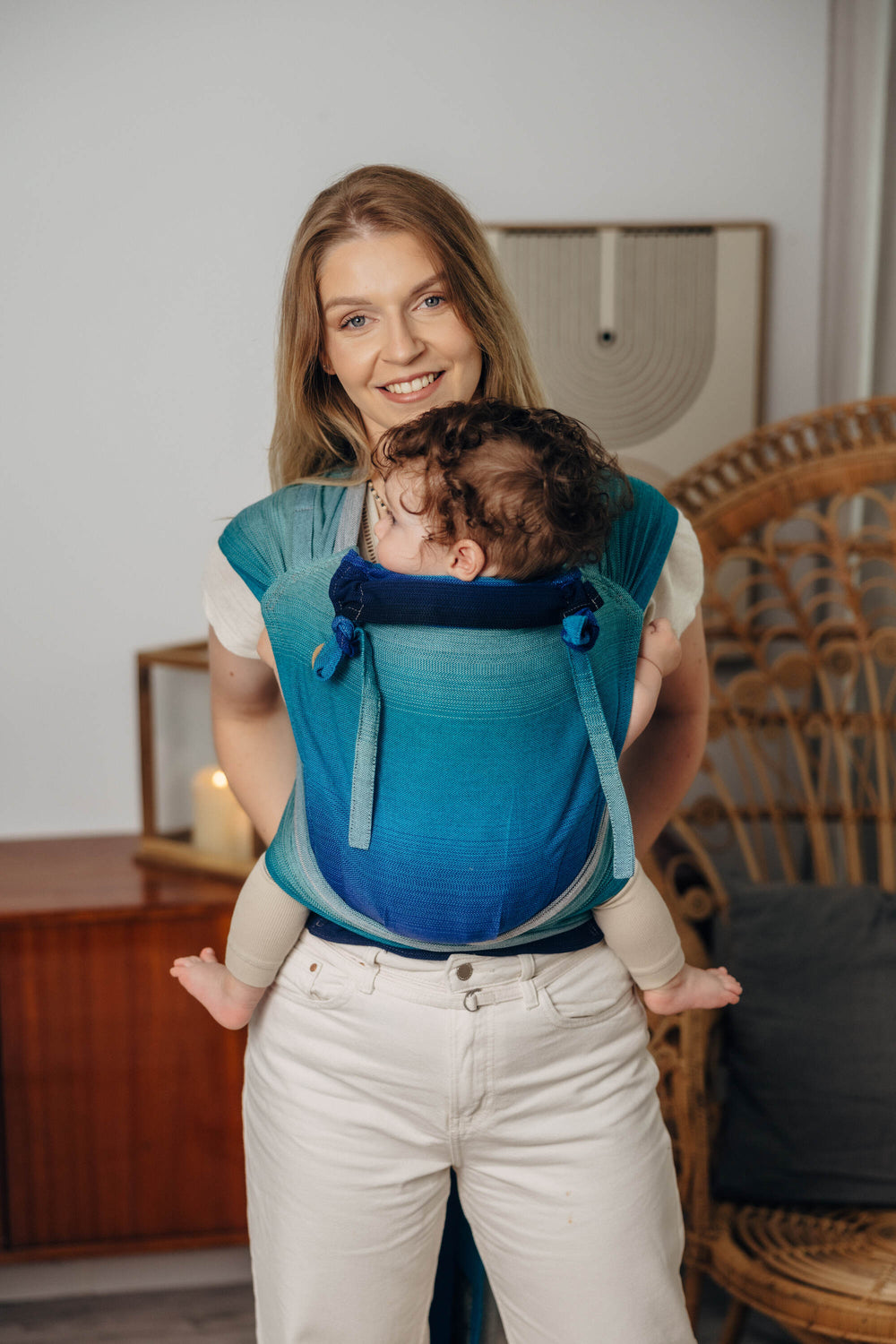 Mama & Roo's Babywearing Baby Carriers